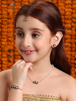 Ruby Raang Studio - Ruby Raang Kids Round Kundan Jewellery Set in Silver Plated Brass