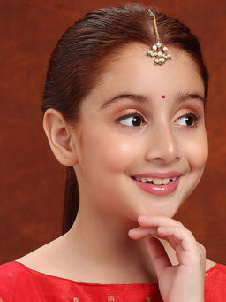 Ruby Raang Studio - Green Bead in Gold Plated Brass Tear Drop Shaped Maang Tikka with Jhallar Pearls