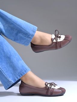 Shoetopia - Women Dual-Tone Brown Lace-Up Ballerinas with Scalloped Trim