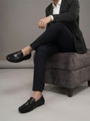 Black color option, Sold out, Currently selected