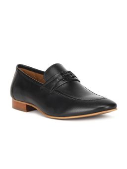 Arrow - Wellington Black Slip On