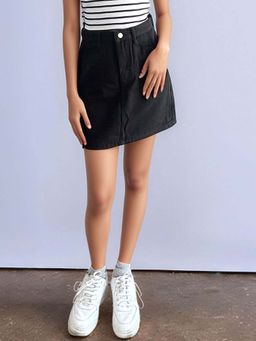 Outzidr - Black Mini Solid Skinny Fit Skirt