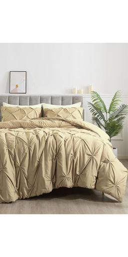 the White Moss - Cream Marquis Pinch Pleat Taupe AC Comforter with 2 Pillow Covers (Super King)