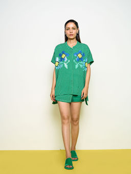 POOJA RAJGARHIA GUPTA - Green Square Shirt