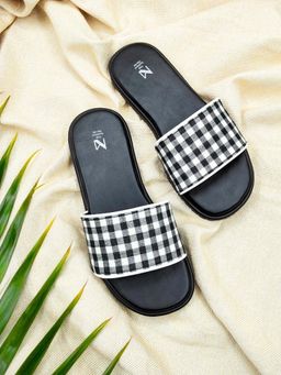 The Madras Trunk - Zoe Sandals in Black