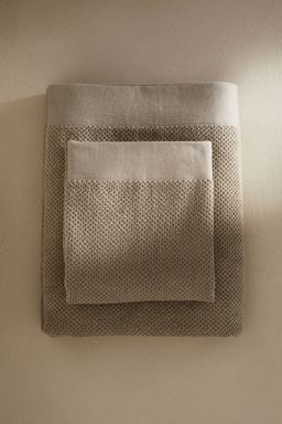 H&M - Beige Cotton Terry Bath Sheet