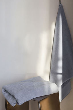 H&M - Blue Cotton Terry Bath Sheet