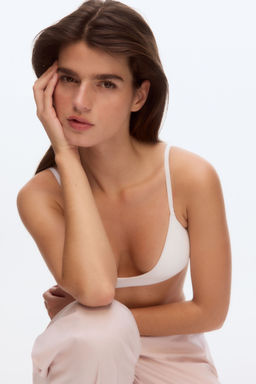 H&M - Women White Seamless Padded Soft Bra