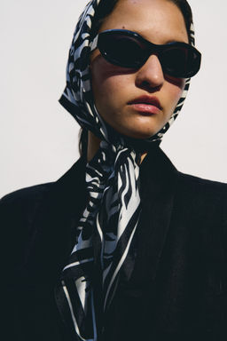 H&M - Women Black Patterned Scarf (80x80)