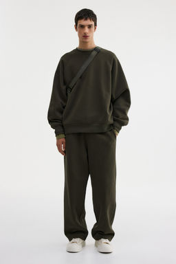 H&M - Men Green Loose Fit Sweatpants