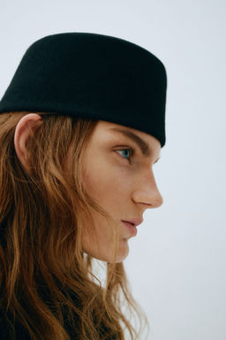 H&M - Women Black Wool Hat