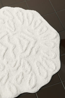 H&M - White Tufted Cotton Bath Mat