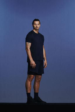 H&M - Men Blue Muscle Fit Sports T-Shirt With Drymove