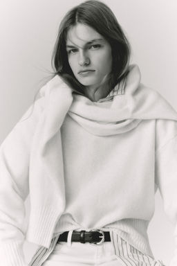 H&M - Women White Oversized Jumper