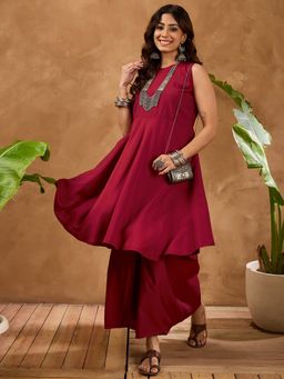 InWeave - Women Maroon Art Silk Solid Kurta with Palazzo
