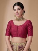 Maroon color option, Currently selected