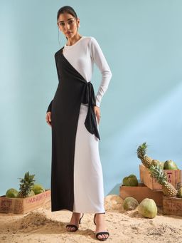 PANIT - Ribbed Bodycon Maxi Dress - White and Black