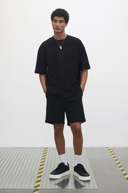 H&M - Men Black Oversized Fit T-Shirt