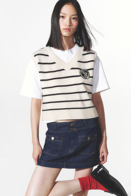 H&M - Women White Appliqued Sweater Vest