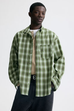 H&M - Men Green Relaxed Fit Shirt