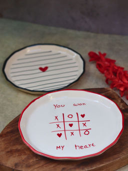 WEAVING HOMES - Beige You Won My Heart & Striped Heart Snack Plates (Pack of 2)