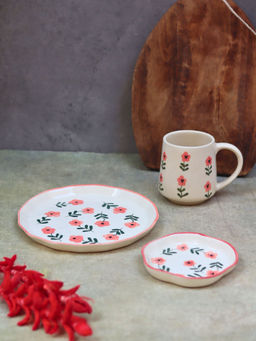 WEAVING HOMES - Beige 3 Piece Poppy Flower Serving Set