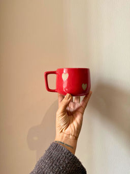 WEAVING HOMES - Red Heart-Throb Mug