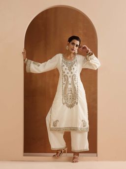 ISHIN - Women Off White Velvet Kurta with Palazzo (Set of 2)