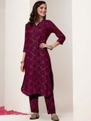 Maroon color option, Currently selected