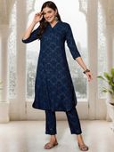 Navy Blue color option, Currently selected
