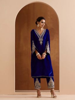 ISHIN - Women Blue Velvet Kurta with Pant (Set of 2)