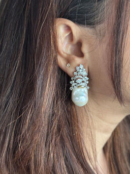 Mon Tresor - Ocean Crest Earrings - White
