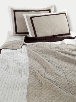 Design Gaatha - Beige, Cream & Brown Quilted Comforter with 2 Pillow Covers (King)