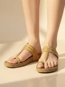 Koblerr - Women's Tan Kolhapuri