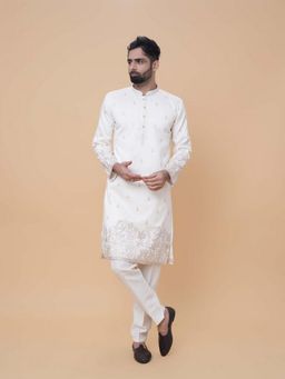EKATVA ETHNIC - Men Beige Embroidered Kurta with Pant