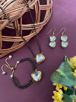 Digital Dress Room - Triangle Shape Kundan Mangalsutra Set