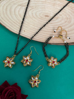 Digital Dress Room - Kundan Floral Short Mangalsutra Set