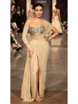 Basanti Kapde aur Koffee - Niki Mehra In Gold Draped Saree with Corset Stitched Blouse