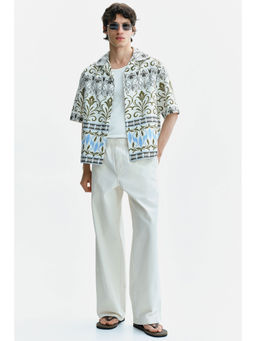 H&M - Men White Relaxed Fit Patterned Resort Shirt