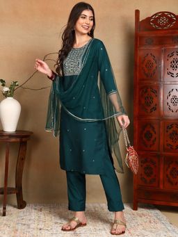 Vaamsi - Women Green Silk Blend Embroidered Straight Kurta Pants with Dupatta (Set of 3)