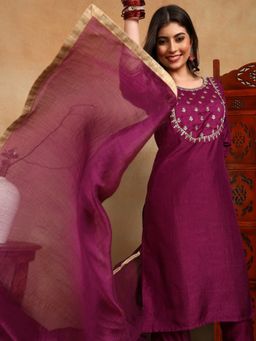 Vaamsi - Magenta Silk Blend Embroidered Straight Kurta Pants with Dupatta (Set of 3)