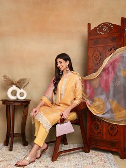 Vaamsi - Yellow Silk Blend Geometric Printed Straight Kurta Pants with Dupatta (Set of 3)