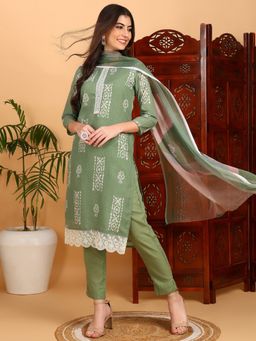 Vaamsi - Women Green Silk Blend Geometric Printed Straight Kurta Pants with Dupatta (Set of 3)