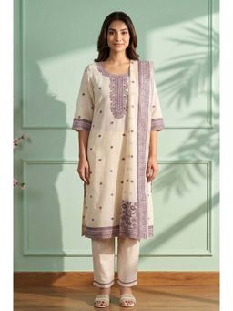 Aurelia - Off White Thread Embroidered Chanderi Straight Kurta With Pant & Dupatta