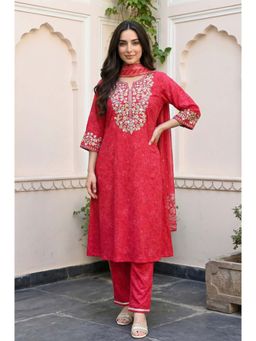 Aurelia - Red Floral Printed Embroidered Crepe Straight Kurta With Pant & Dupatta