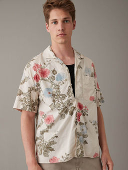 American Eagle - Men Cream Floral Half Sleeves Casual Shirt