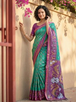 Sutriti - Turquoise Pochampalli Traditional Ikat Pallu Saree with Unstitched Blouse