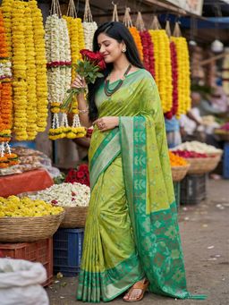 Sutriti - Green Pochampalli Ikat Woven Pallu Saree with Unstitched Blouse