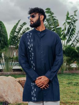 RE-FYND - Navy Blue Embroidered Full Sleeves Kurta