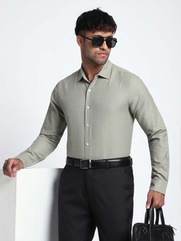 R&B - Men Green Cotton Blend Solid Shirt